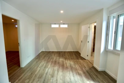 Apartamento T4 para Venda em Mina de Água
