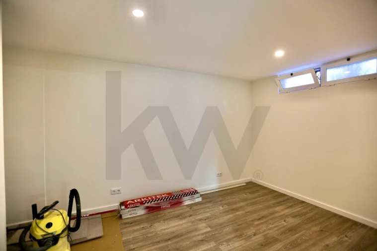 Apartamento T4 para Venda em Mina de Água Foto 18