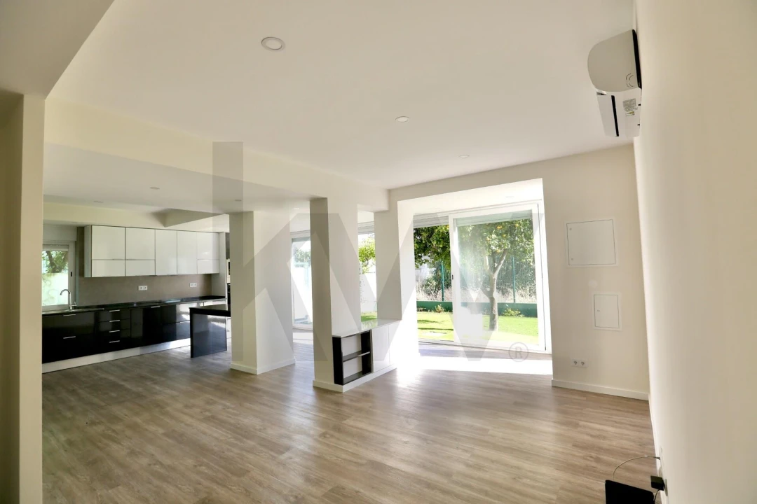 Apartamento T4 para Venda em Mina de Água Foto 2