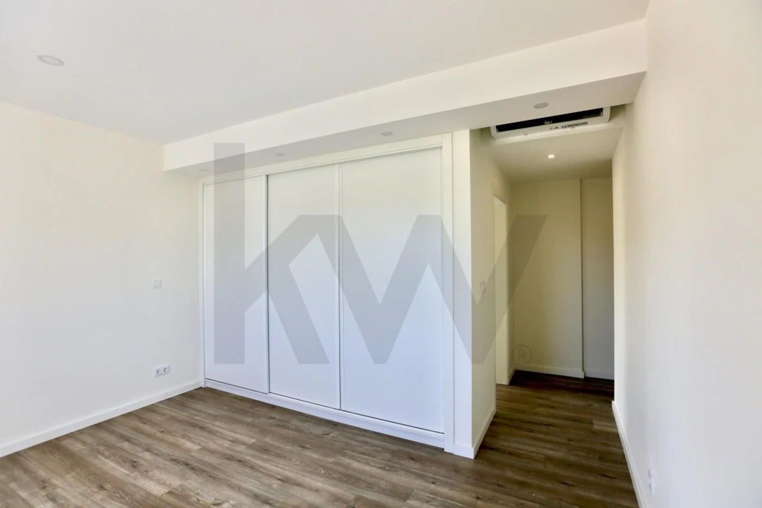 Apartamento T4 para Venda em Mina de Água Foto 7