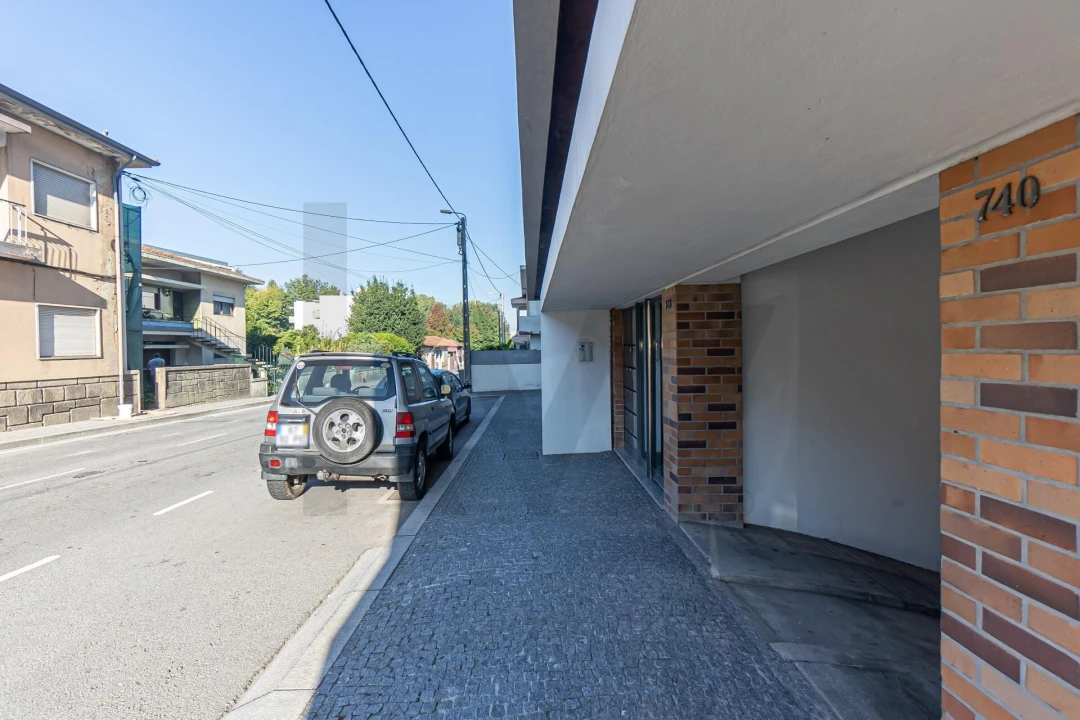 Apartamento T2 para Arrendamento em Pedrouços Foto 3