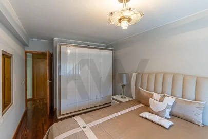 Apartamento T2 para Arrendamento em Pedrouços