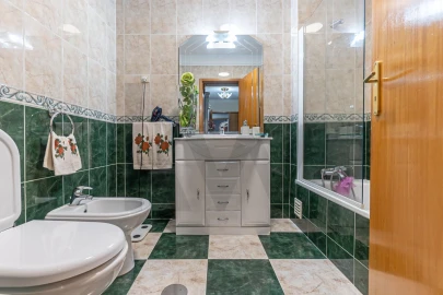 Apartamento T2 para Arrendamento em Pedrouços