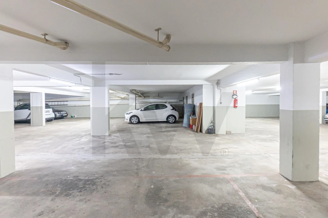 Apartamento T2 para Arrendamento em Pedrouços Foto 27