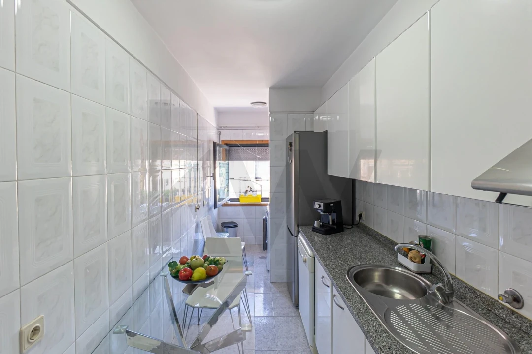 Apartamento T2 para Arrendamento em Pedrouços Foto 16