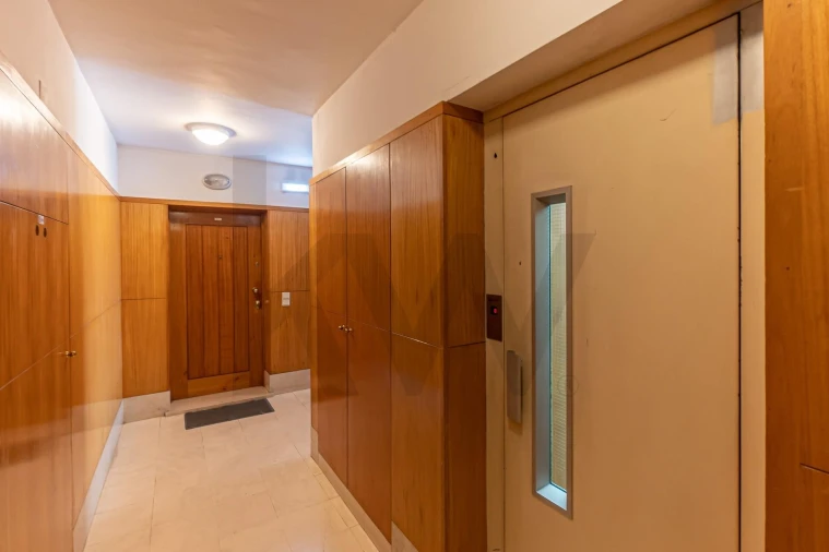 Apartamento T2 para Arrendamento em Pedrouços Foto 7