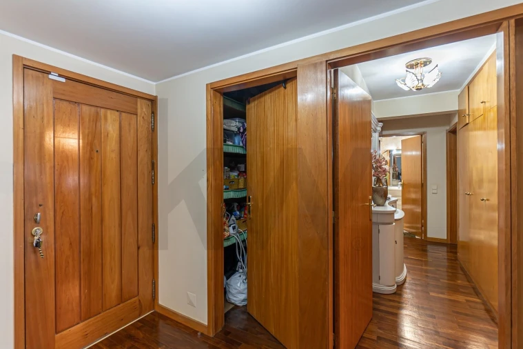 Apartamento T2 para Arrendamento em Pedrouços Foto 19