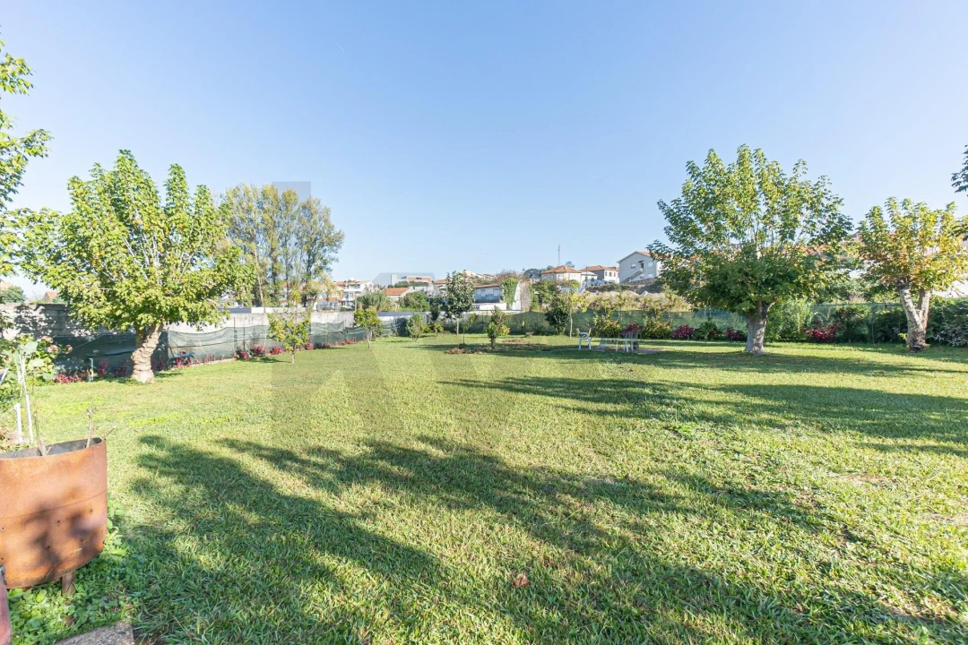 Apartamento T2 para Arrendamento em Pedrouços Foto 30