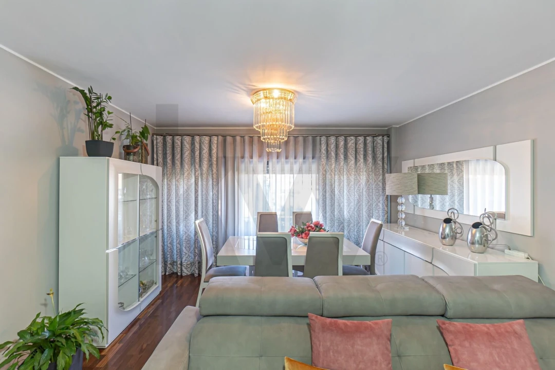 Apartamento T2 para Arrendamento em Pedrouços Foto 11