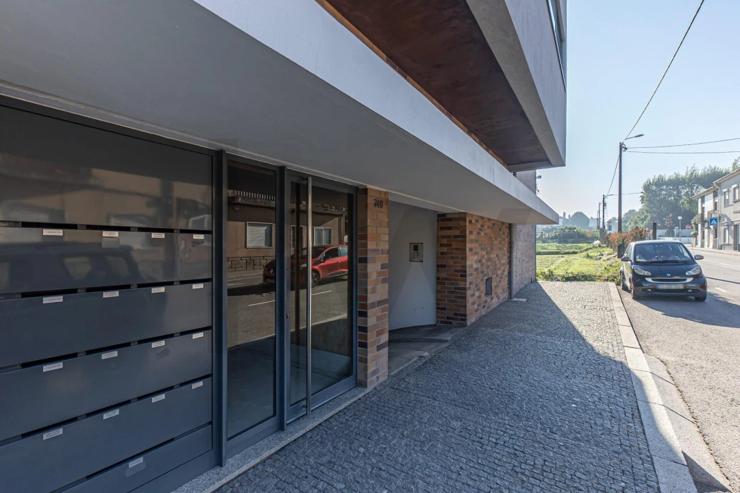 Apartamento T2 para Arrendamento em Pedrouços Foto 4