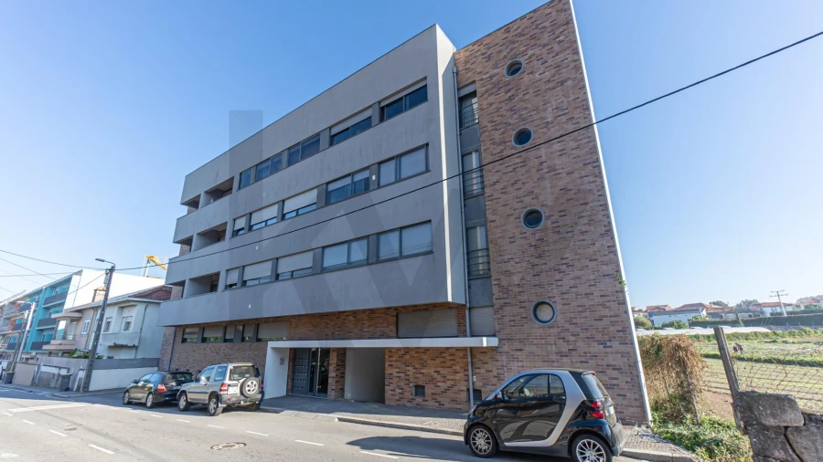 Apartamento T2 para Arrendamento em Pedrouços