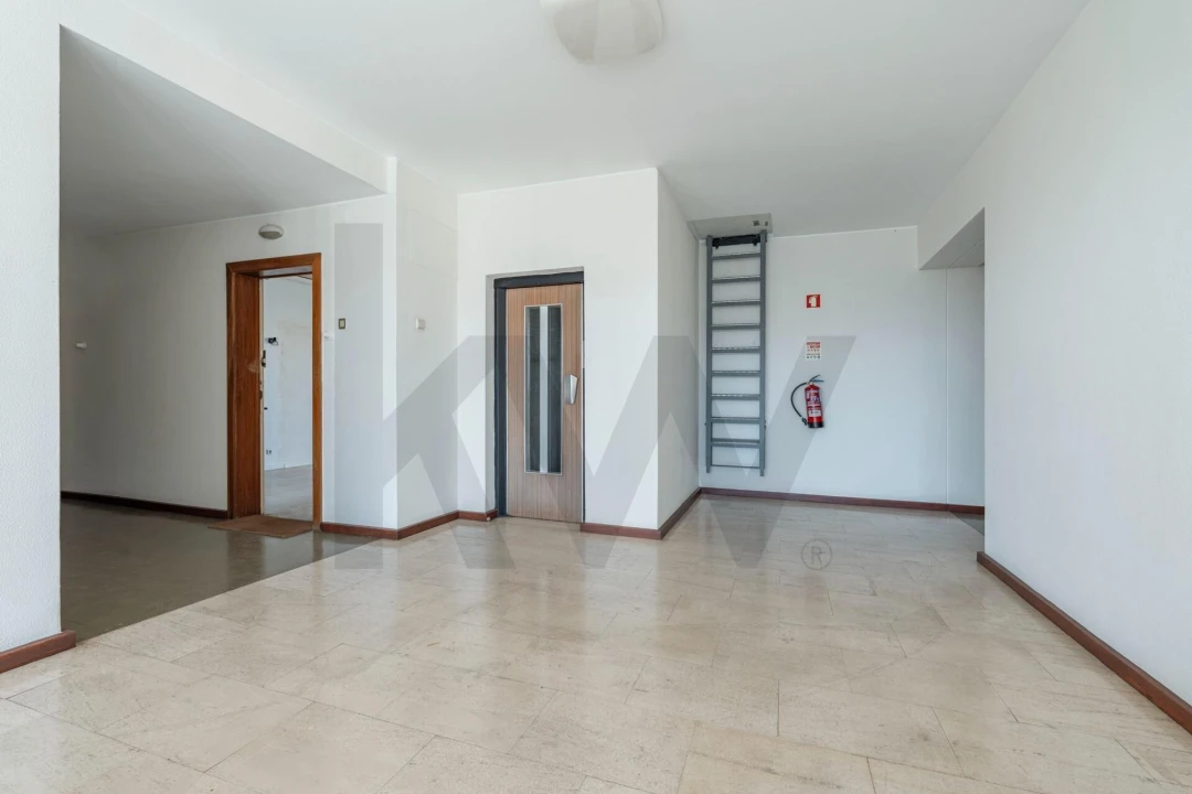 Apartamento T1 para Venda em Cascais e Estoril Foto 3