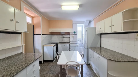 Moradia T3 para Venda em São Gonçalo