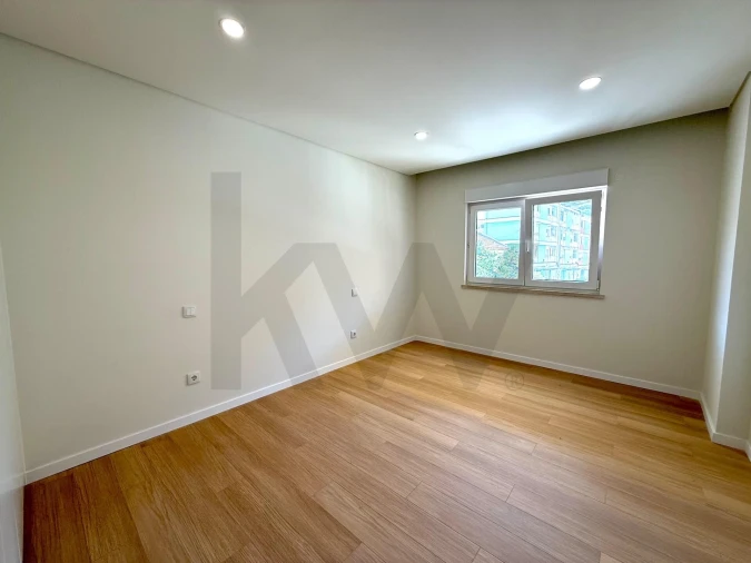 Apartamento T2 para Venda em Agualva e Mira-Sintra Foto 10
