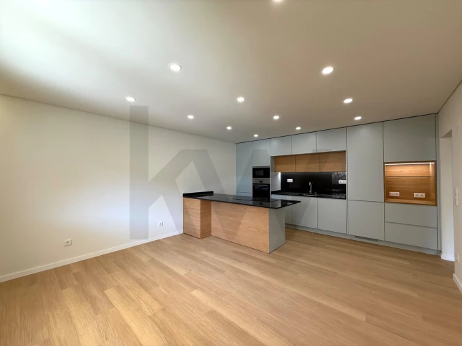 Apartamento T2 para Venda em Agualva e Mira-Sintra Foto 3