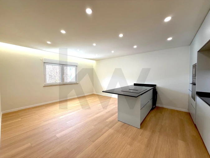 Apartamento T2 para Venda em Agualva e Mira-Sintra Foto 6