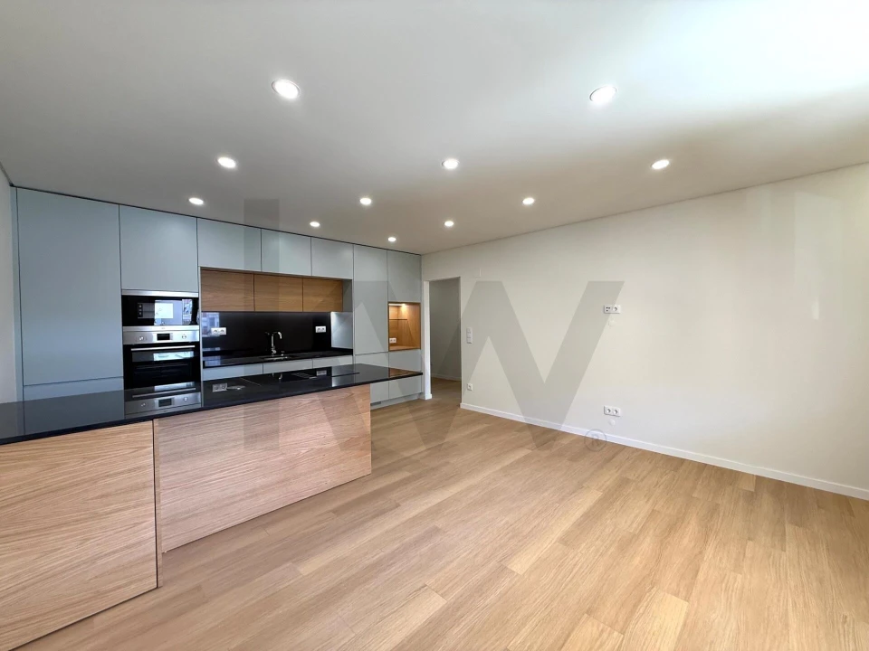Apartamento T2 para Venda em Agualva e Mira-Sintra Foto 4