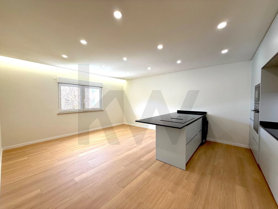 Apartamento T2 para Venda em Agualva e Mira-Sintra Foto 6