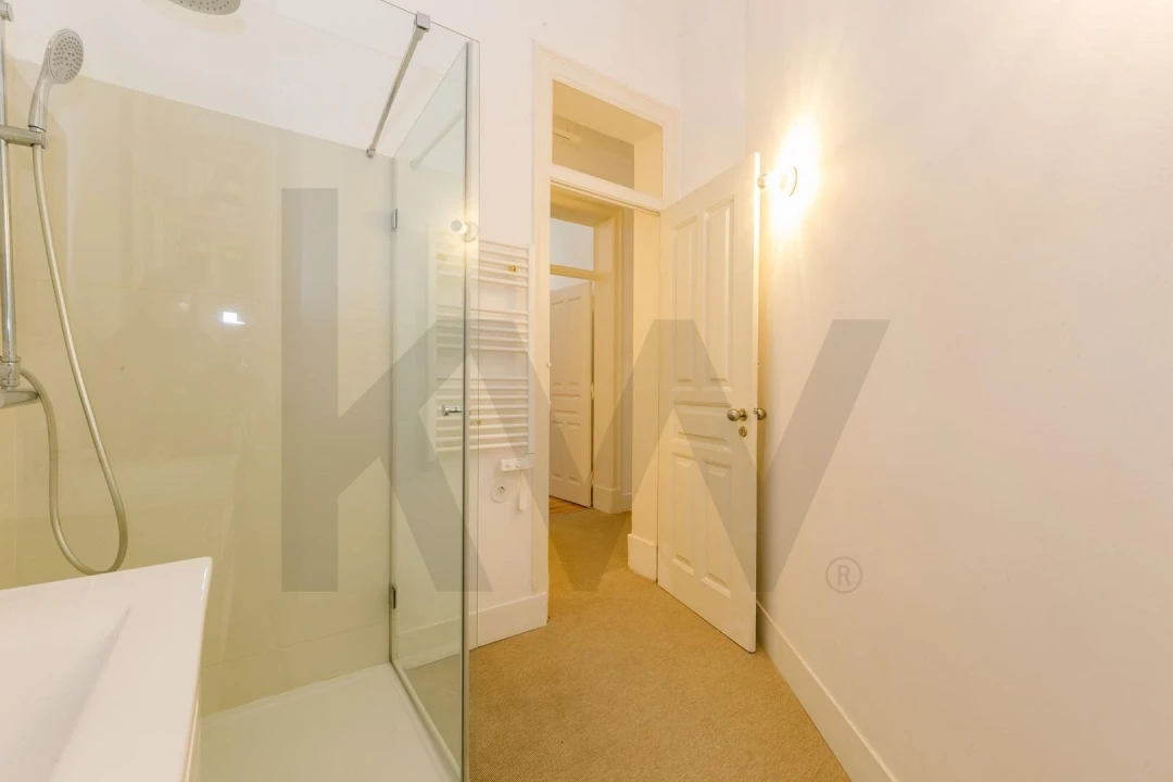 Apartamento T3 para Arrendamento em Penha de França Foto 8