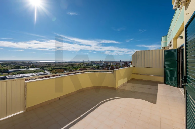 Apartamento T3 para Venda em Alverca do Ribatejo e Sobralinho Foto 3