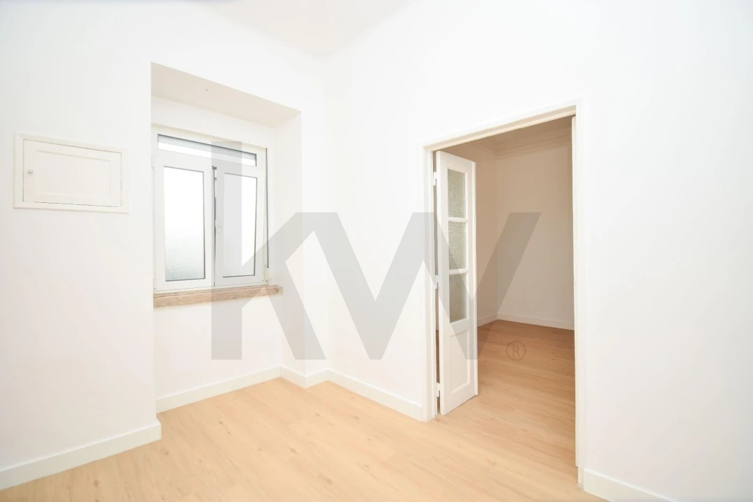 Apartamento T2 para Arrendamento em Penha de França Foto 3