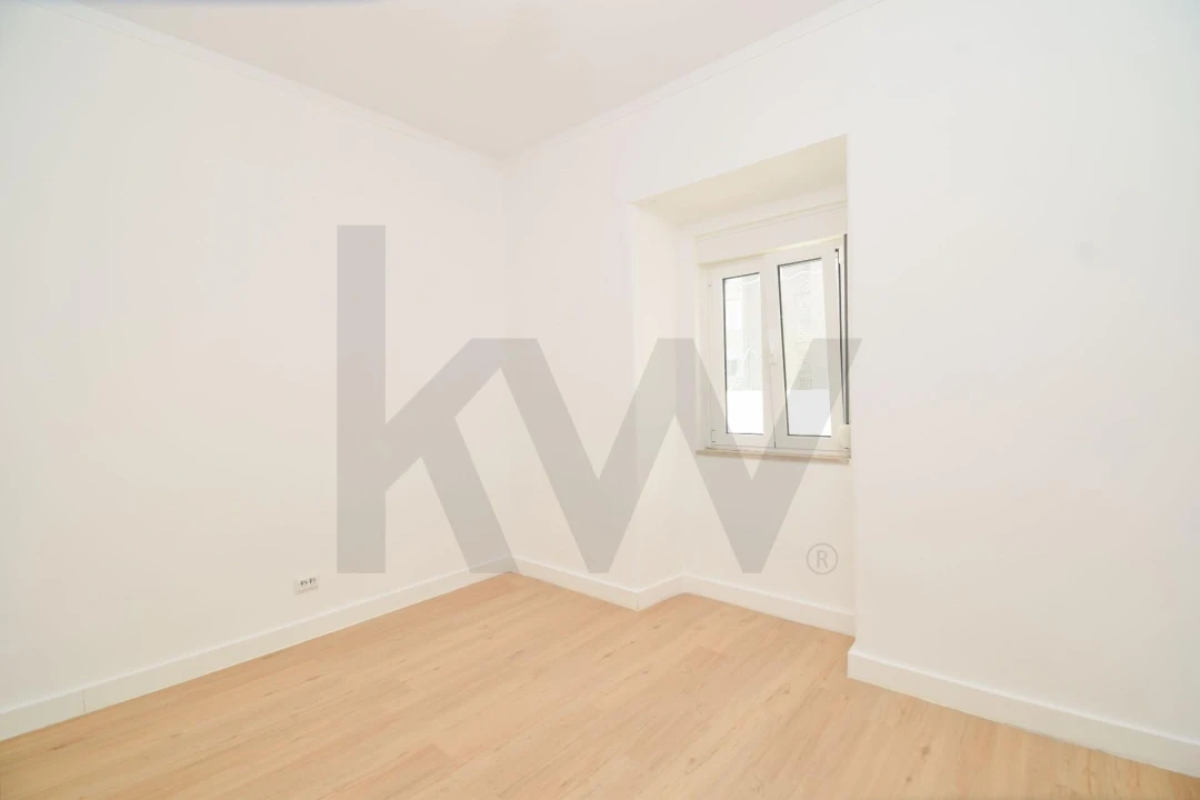Apartamento T2 para Arrendamento em Penha de França Foto 12