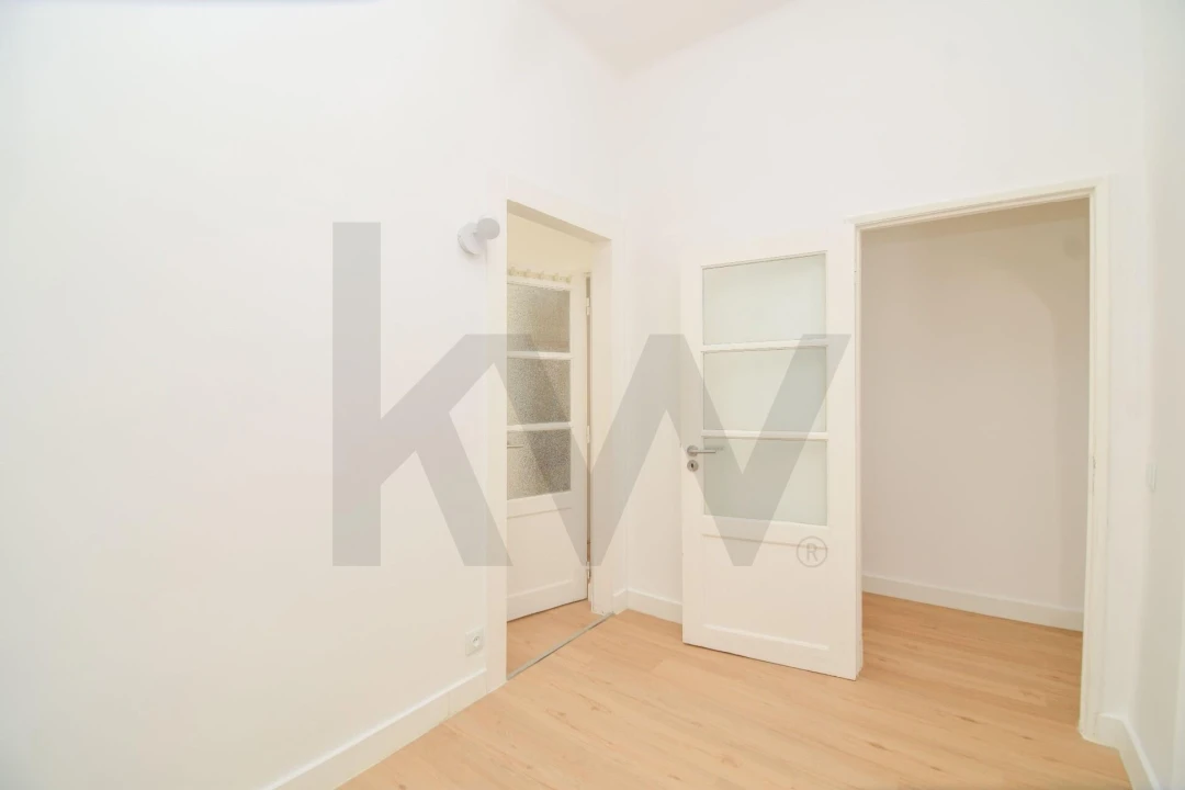 Apartamento T2 para Arrendamento em Penha de França Foto 11