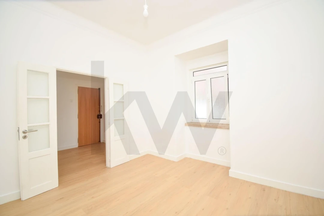 Apartamento T2 para Arrendamento em Penha de França Foto 8