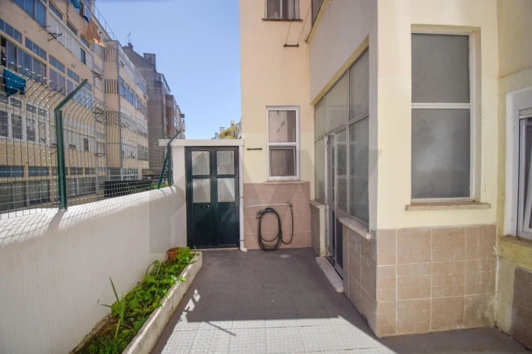 Apartamento T2 para Arrendamento em Penha de França Foto 22