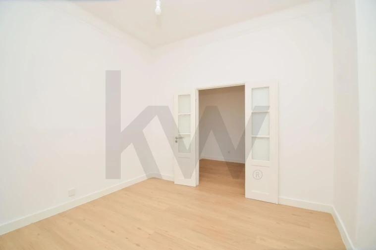 Apartamento T2 para Arrendamento em Penha de França Foto 7