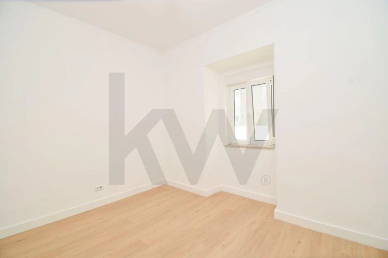 Apartamento T2 para Arrendamento em Penha de França Foto 12