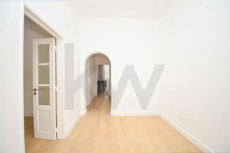 Apartamento T2 para Arrendamento em Penha de França Foto 4