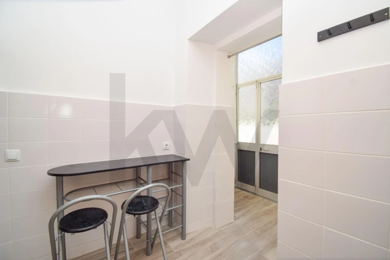 Apartamento T2 para Arrendamento em Penha de França Foto 18