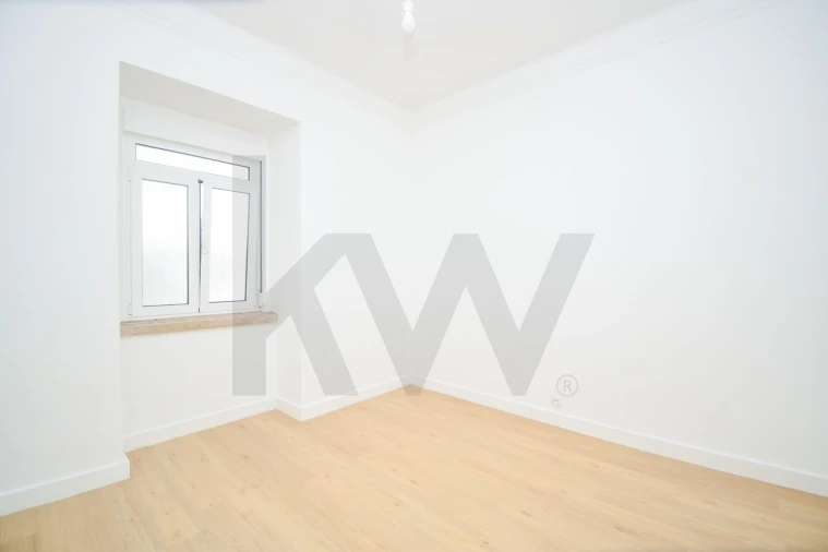 Apartamento T2 para Arrendamento em Penha de França Foto 5
