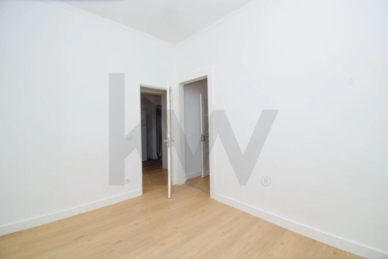 Apartamento T2 para Arrendamento em Penha de França Foto 13