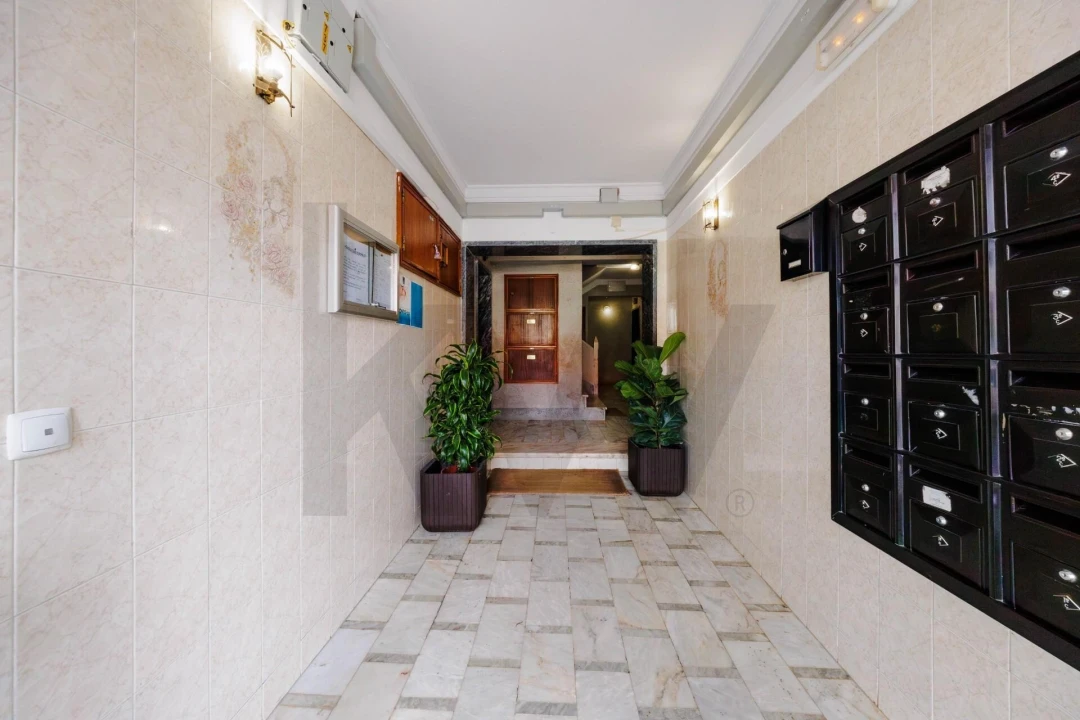 Apartamento T2 para Venda em Algueirão-Mem Martins Foto 1