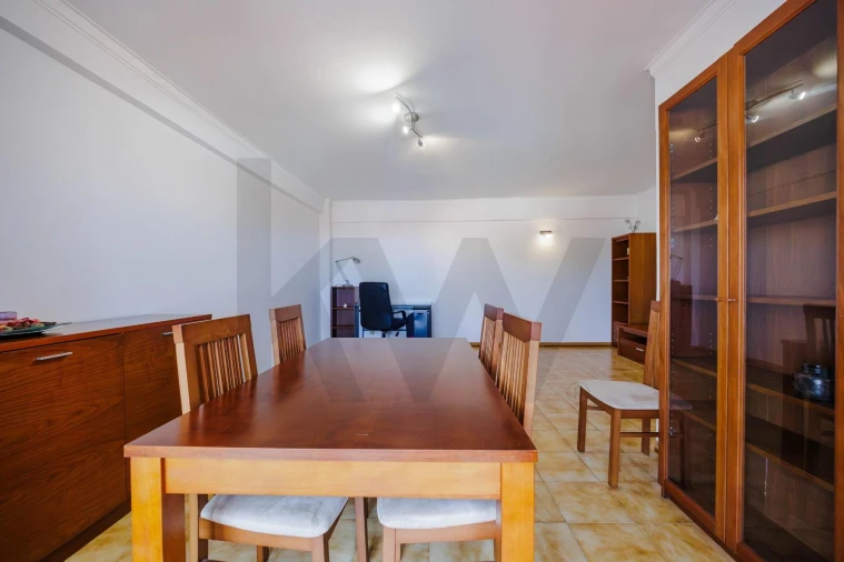 Apartamento T2 para Venda em Algueirão-Mem Martins Foto 17