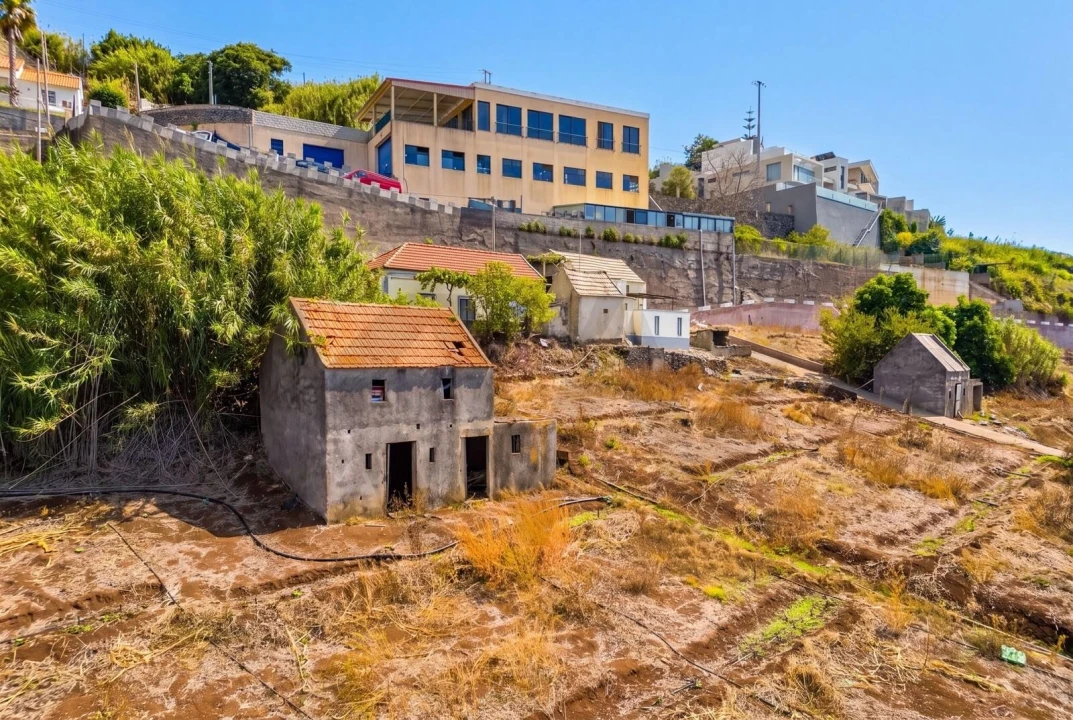 Terreno para Venda em Canhas Foto 10