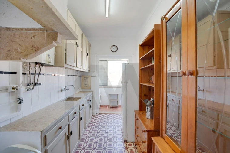 Apartamento T1 para Venda em Alfragide Foto 6