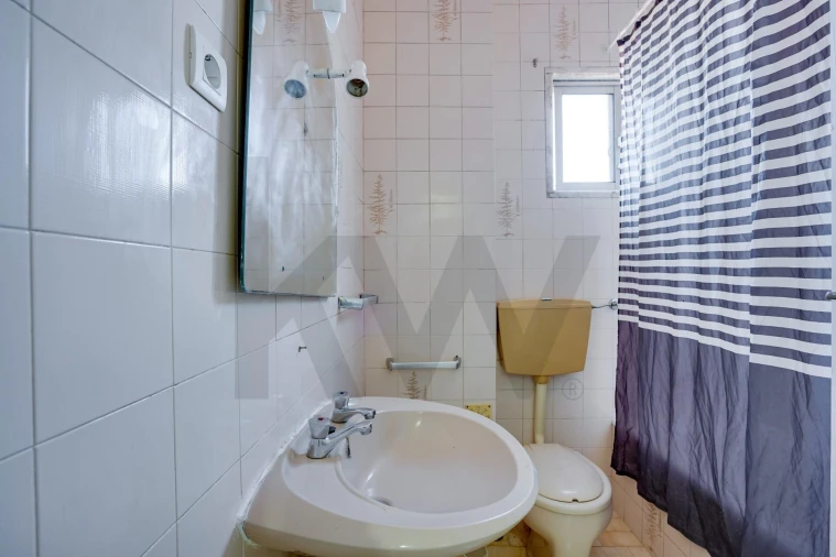 Apartamento T1 para Venda em Alfragide Foto 14