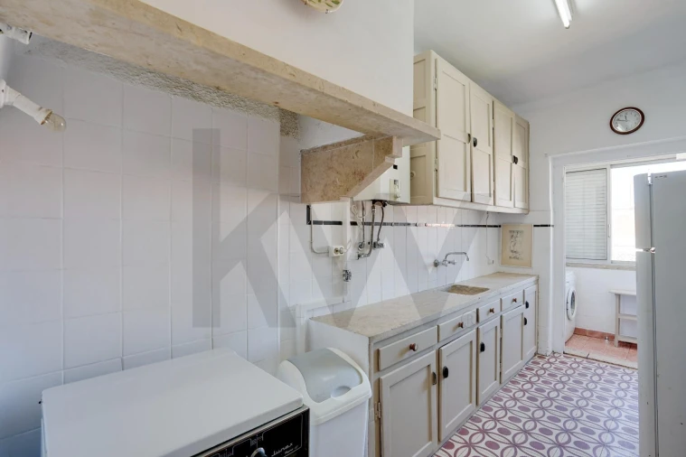 Apartamento T1 para Venda em Alfragide Foto 5