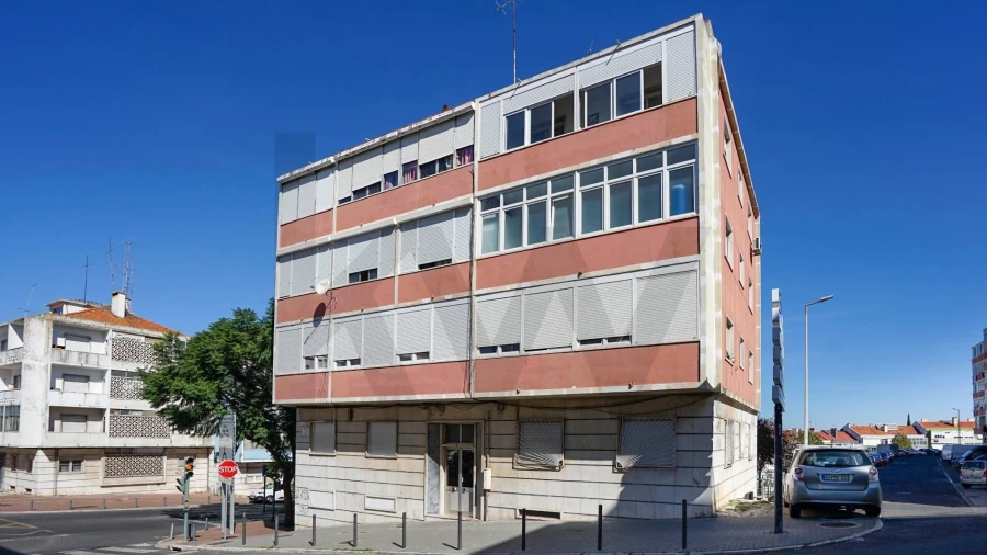 Apartamento T1 para Venda em Alfragide