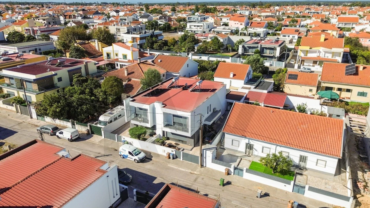 Moradia T4 para Venda em Fernao Ferro Foto 67