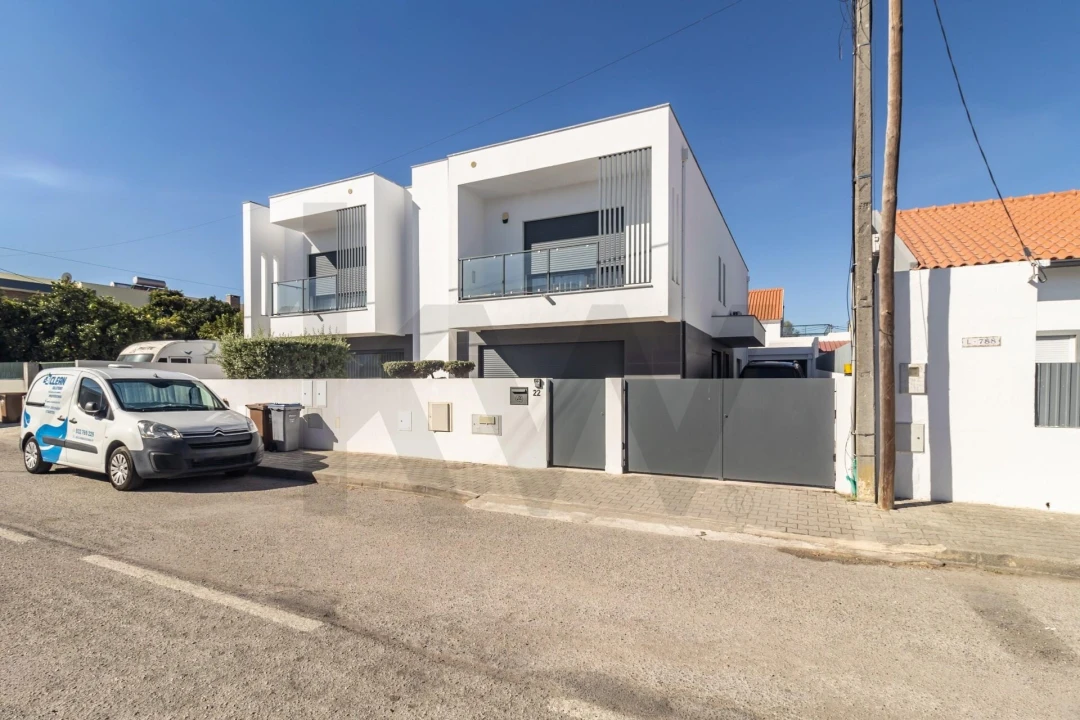 Moradia T4 para Venda em Fernao Ferro Foto 63