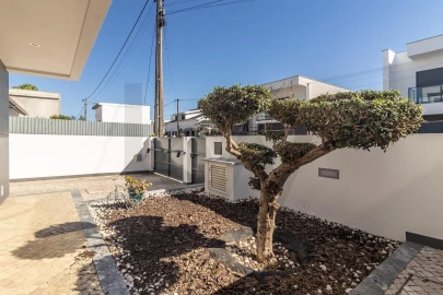 Moradia T4 para Venda em Fernao Ferro