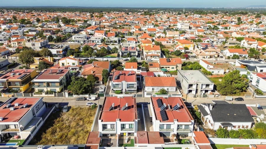Moradia T4 para Venda em Fernao Ferro Foto 65
