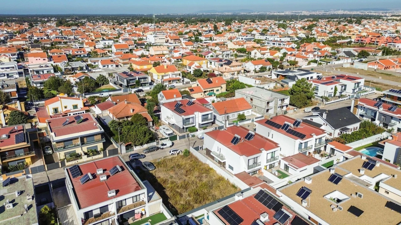 Moradia T4 para Venda em Fernao Ferro Foto 70
