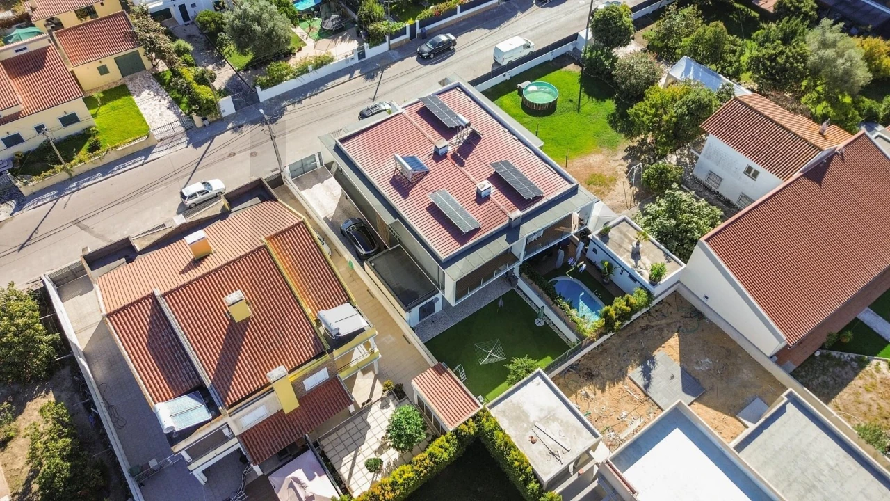 Moradia T4 para Venda em Fernao Ferro Foto 73