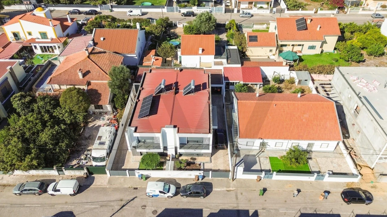 Moradia T4 para Venda em Fernao Ferro Foto 64