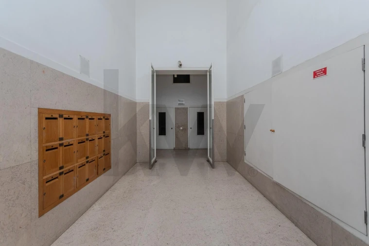 Apartamento T1 para Venda em Santa Maria Maior Foto 5